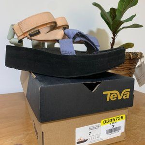 Very cute Teva multicolour flatform sandal SZ 7